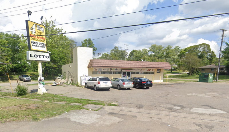 Hob Nob Drive-In - 2019 Photo Of Dupont Location Lot (newer photo)